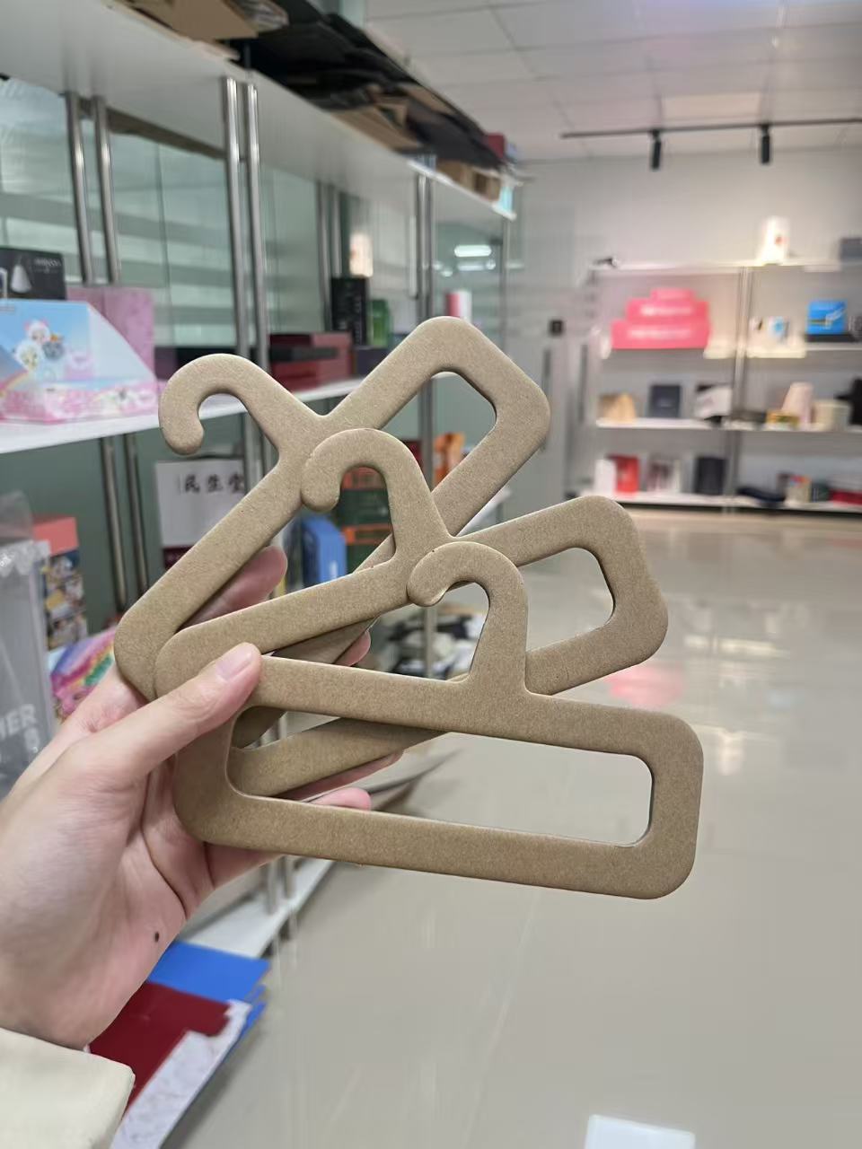 Customized high-end paper hooks and tags