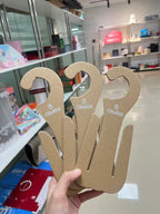 Customized high-end paper hooks and tags