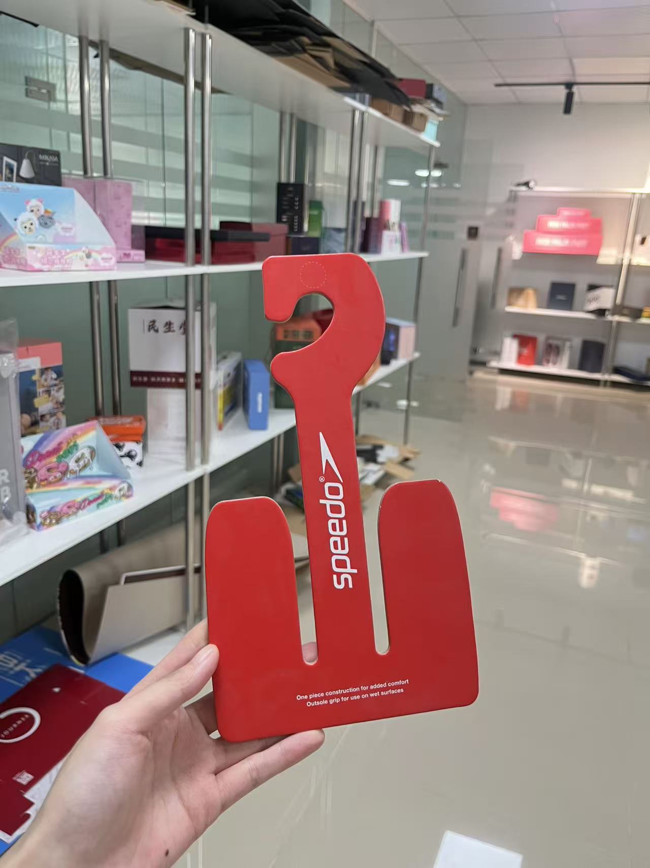 Customized high-end paper hooks and tags