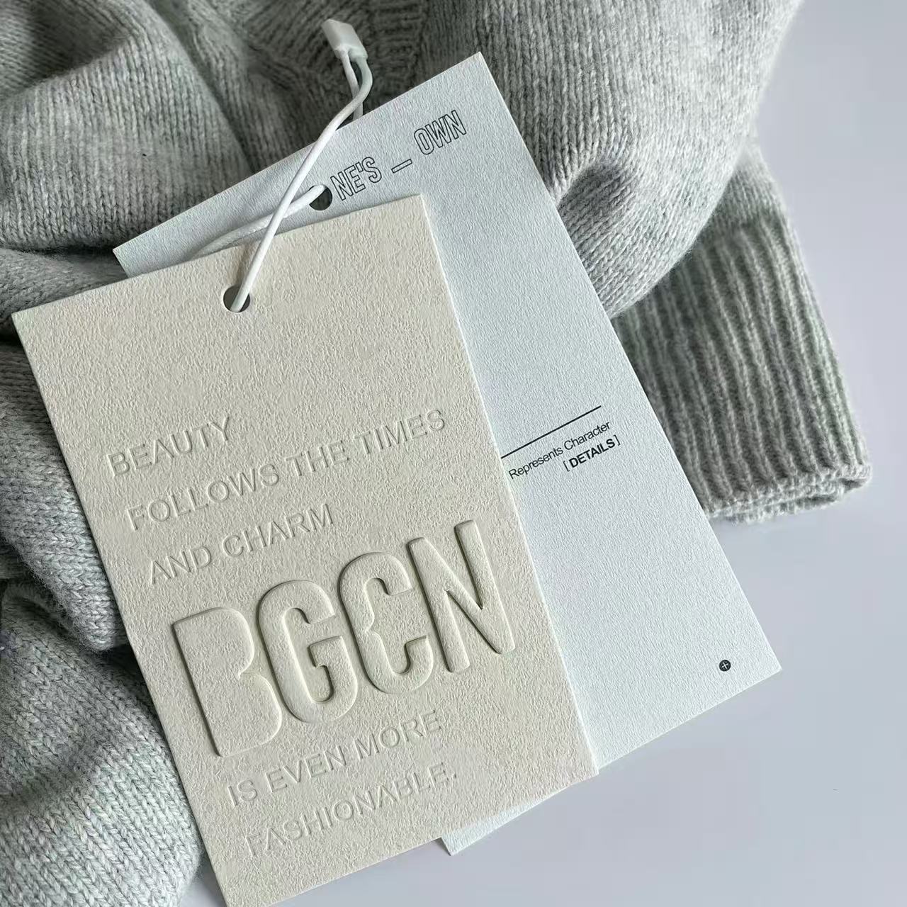 Customized high-end paper hooks and tags